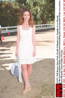 Jennifer Love Hewitt feet photo thumbnail