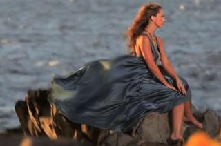 Jennifer Love Hewitt feet photo thumbnail