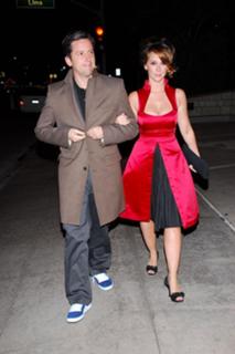 Jennifer Love Hewitt feet photo thumbnail
