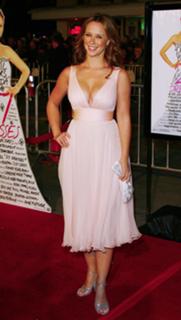 Jennifer Love Hewitt feet photo thumbnail