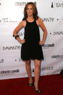 Jennifer Love Hewitt feet photo thumbnail