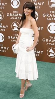 Jennifer Love Hewitt feet photo thumbnail