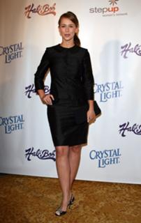 Jennifer Love Hewitt feet photo thumbnail