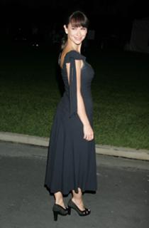 Jennifer Love Hewitt feet photo thumbnail