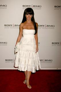 Jennifer Love Hewitt feet photo thumbnail