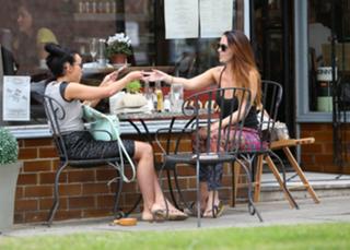 Jennifer Metcalfe feet photo thumbnail