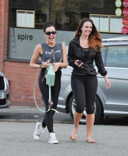 Jennifer Metcalfe feet photo thumbnail