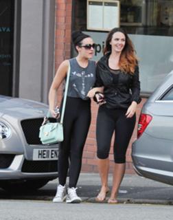 Jennifer Metcalfe feet photo thumbnail
