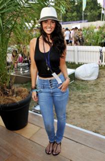 Jennifer Metcalfe feet photo thumbnail