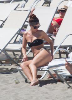 Jennifer Metcalfe feet photo thumbnail