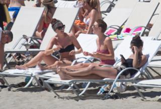 Jennifer Metcalfe feet photo thumbnail