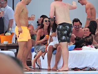 Jennifer Metcalfe feet photo thumbnail