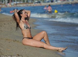 Jennifer Metcalfe feet photo thumbnail