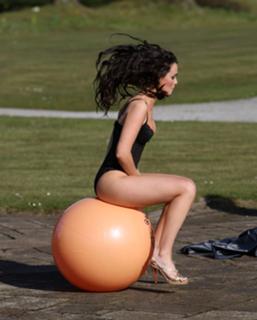 Jennifer Metcalfe feet photo thumbnail