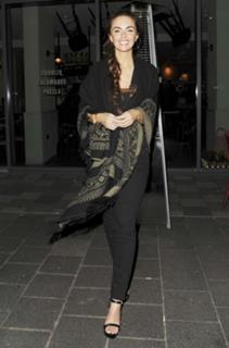 Jennifer Metcalfe feet photo thumbnail