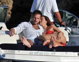 Jennifer Metcalfe feet photo thumbnail