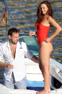 Jennifer Metcalfe feet photo thumbnail