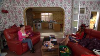 Jennifer Metcalfe feet photo thumbnail