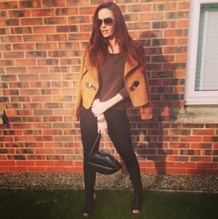 Jennifer Metcalfe feet photo thumbnail