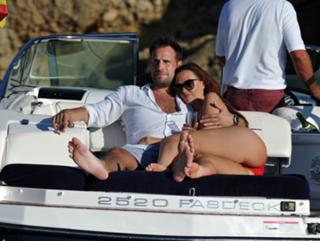 Jennifer Metcalfe feet photo thumbnail