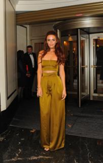 Jennifer Metcalfe feet photo thumbnail