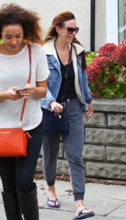 Jennifer Metcalfe feet photo thumbnail