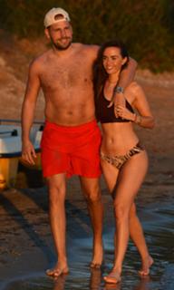 Jennifer Metcalfe feet photo thumbnail