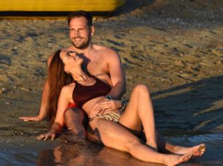 Jennifer Metcalfe feet photo thumbnail