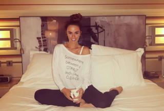 Jennifer Metcalfe feet photo thumbnail