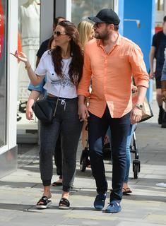 Jennifer Metcalfe feet photo thumbnail