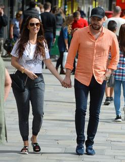 Jennifer Metcalfe feet photo thumbnail