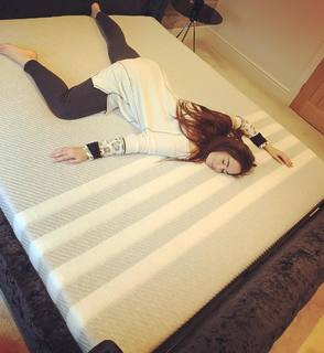 Jennifer Metcalfe feet photo thumbnail