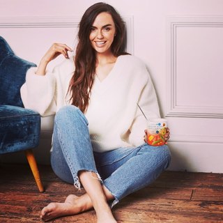 Jennifer Metcalfe feet photo thumbnail
