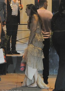 Jennifer Metcalfe feet photo thumbnail