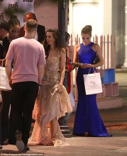 Jennifer Metcalfe feet photo thumbnail