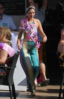 Jennifer Metcalfe feet photo thumbnail