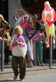Jennifer Metcalfe feet photo thumbnail