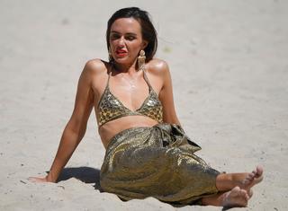 Jennifer Metcalfe feet photo thumbnail