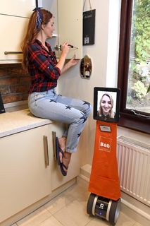 Jennifer Metcalfe feet photo thumbnail