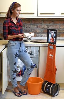 Jennifer Metcalfe feet photo thumbnail