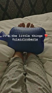 Jennifer Metcalfe feet photo thumbnail