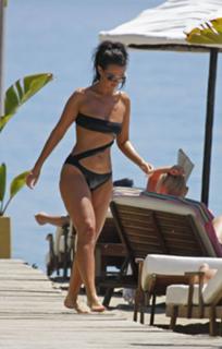 Jennifer Metcalfe feet photo thumbnail