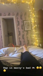 Jennifer Metcalfe feet photo thumbnail