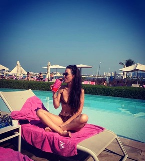Jennifer Metcalfe feet photo thumbnail