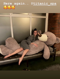 Jennifer Metcalfe feet photo thumbnail