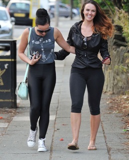 Jennifer Metcalfe feet photo thumbnail