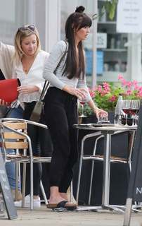 Jennifer Metcalfe feet photo thumbnail