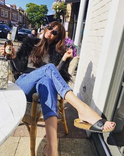 Jennifer Metcalfe feet photo thumbnail