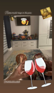 Jennifer Metcalfe feet photo thumbnail