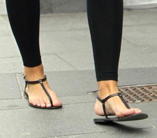 Jennifer Metcalfe feet photo thumbnail